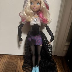 Madam Alexander Spider Gwen Gwen Stacy Doll 