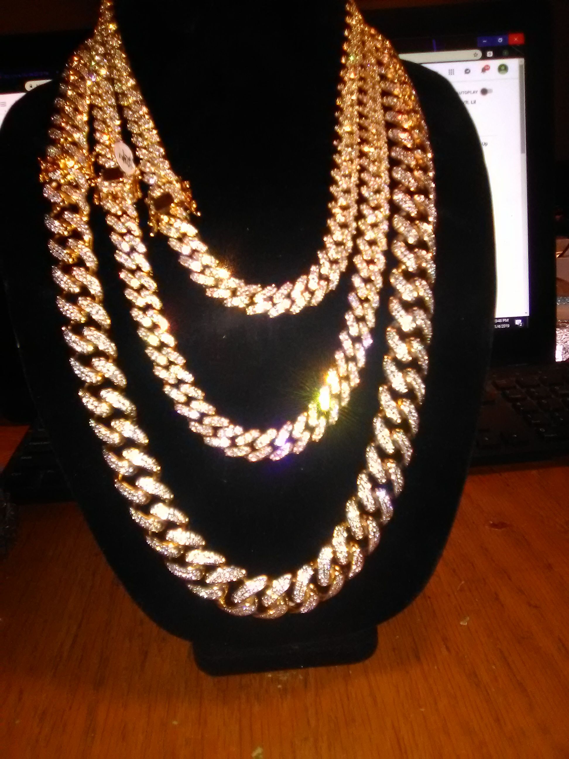 HOT GIRL CUBAN LINK NECKLACE – ByLolita