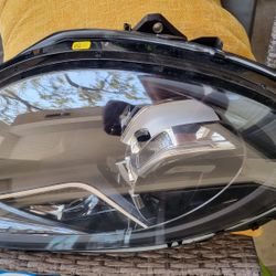 Porsche Macan 2019-2021 Headlight Like New