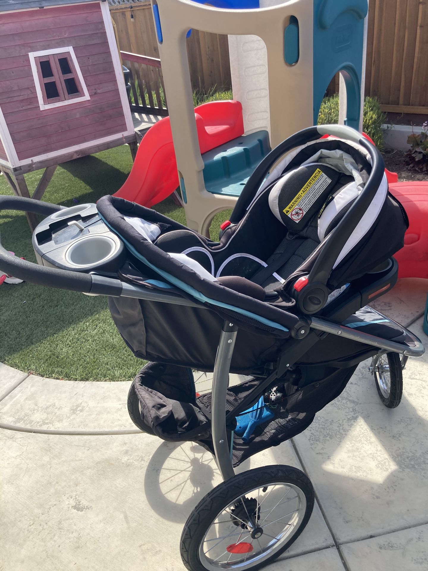 Graco infant car seat and jogging stroller