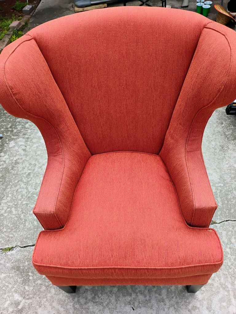 Arm chair Very Comfortable and Clean