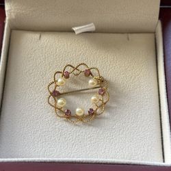 Vintage 18k yellow gold natural ruby open work brooch 4.2g
