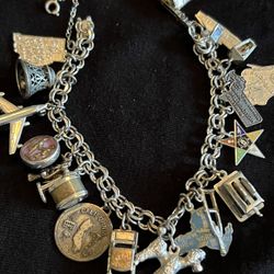 Vintage Sterling Silver Bracelet With 17 Sterling Charms