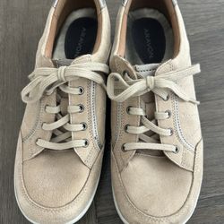 Women’s Aravon Shoes Size 9.5