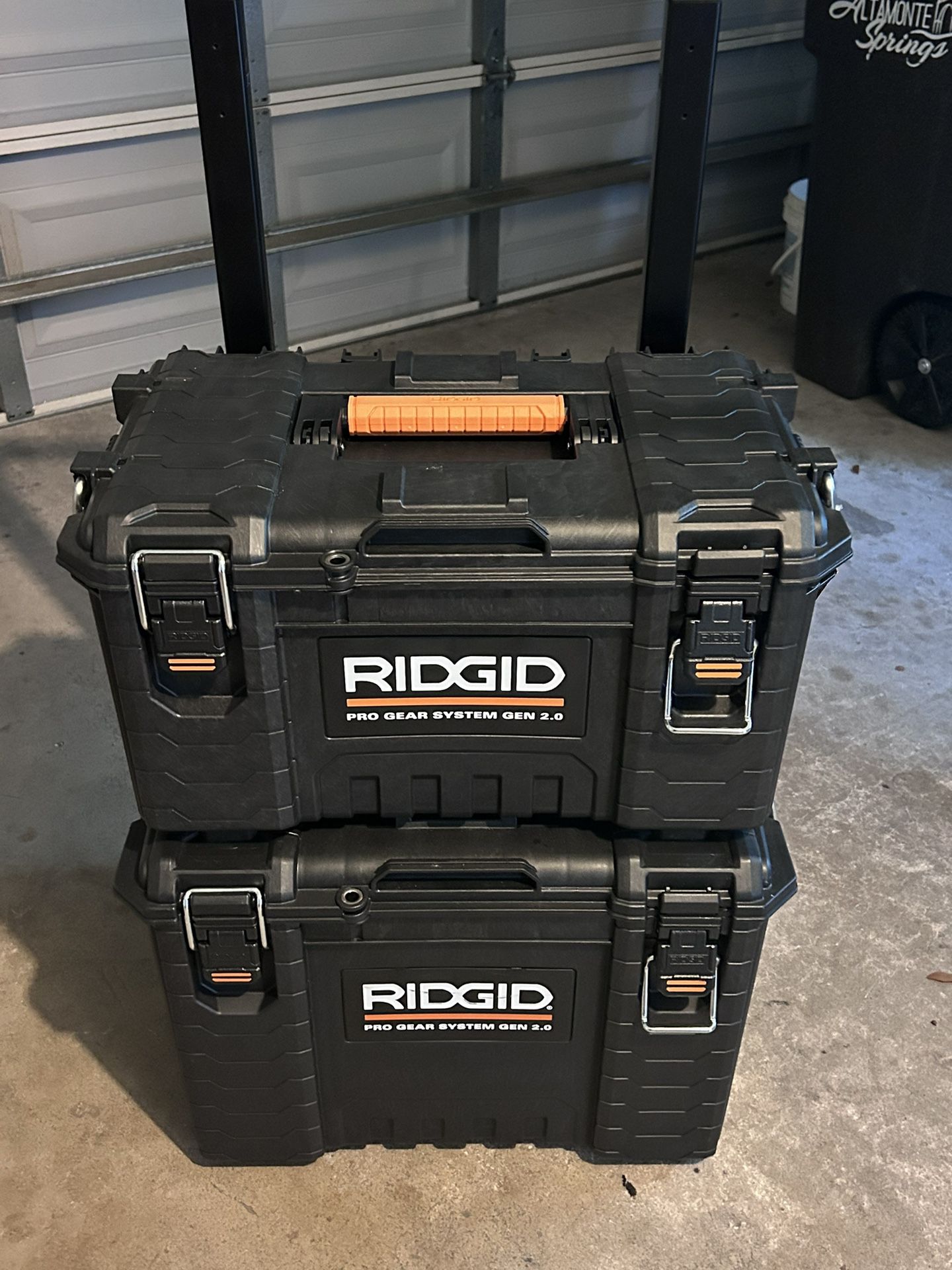 (Brand new) Rigid 2.0 Pro-Gear All Terrain Rolling Tool Cart (2 Stack)