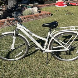 Schwinn Discover City Series hybrid Bicycle 