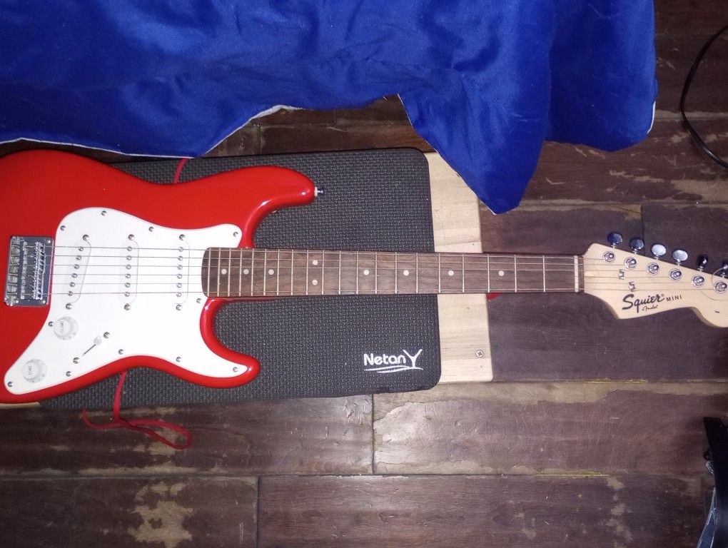 Squire Mini By Fender