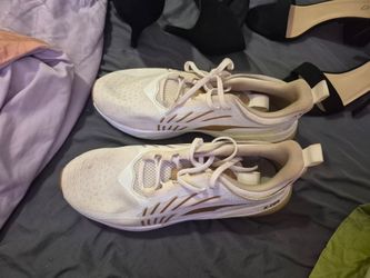 Bown/tan size 9 pumas