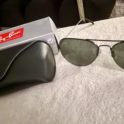 Ray-Ban Aviator Sunglasses