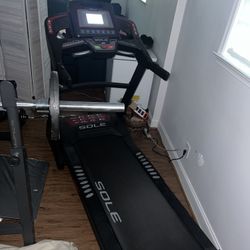 SOLE F63 Treadmill