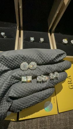 (New) Moissanite Diamond Earrings 