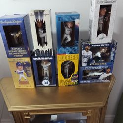 Bobbleheads Nine Of Them 