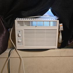 Window AC Unit 