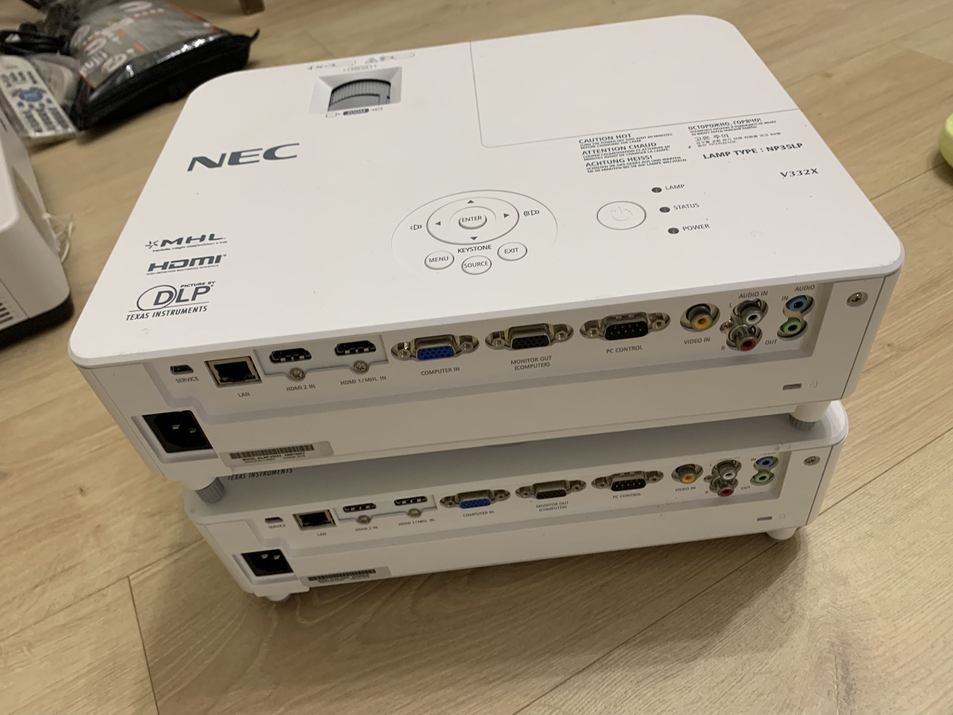 NEC Projector