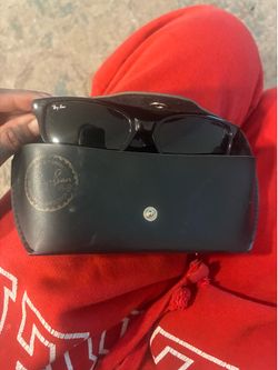 Ray Ban glasses and case