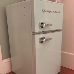 Frigidaire Mini Fridge