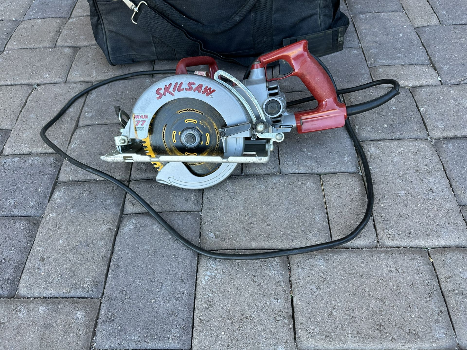 Skills MAG77 Worm Drive Circular Saw