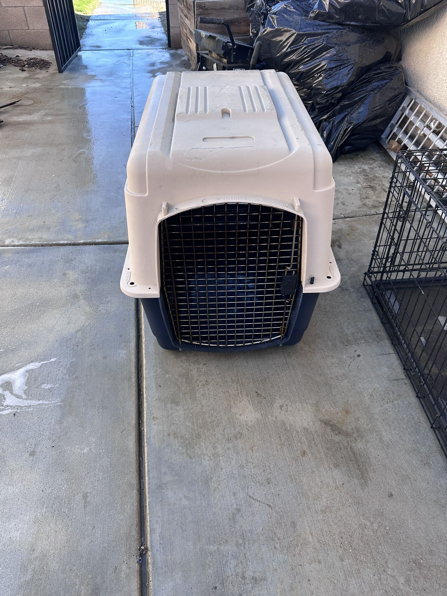 Dog Kennel/crate