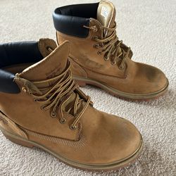 Women’s Timberland Work boots Size 8