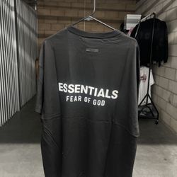 Essentials tee Shirt Xs