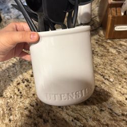 Utensil Storage 