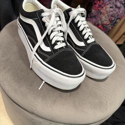 Like NEW  Women’s Platform Vans Shoes Black