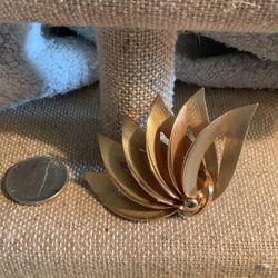 Gold Coro Brooch 