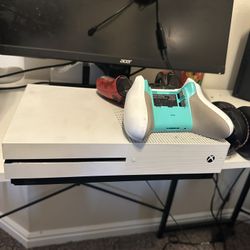 Xbox Series S With 2 Controllers And Mic 