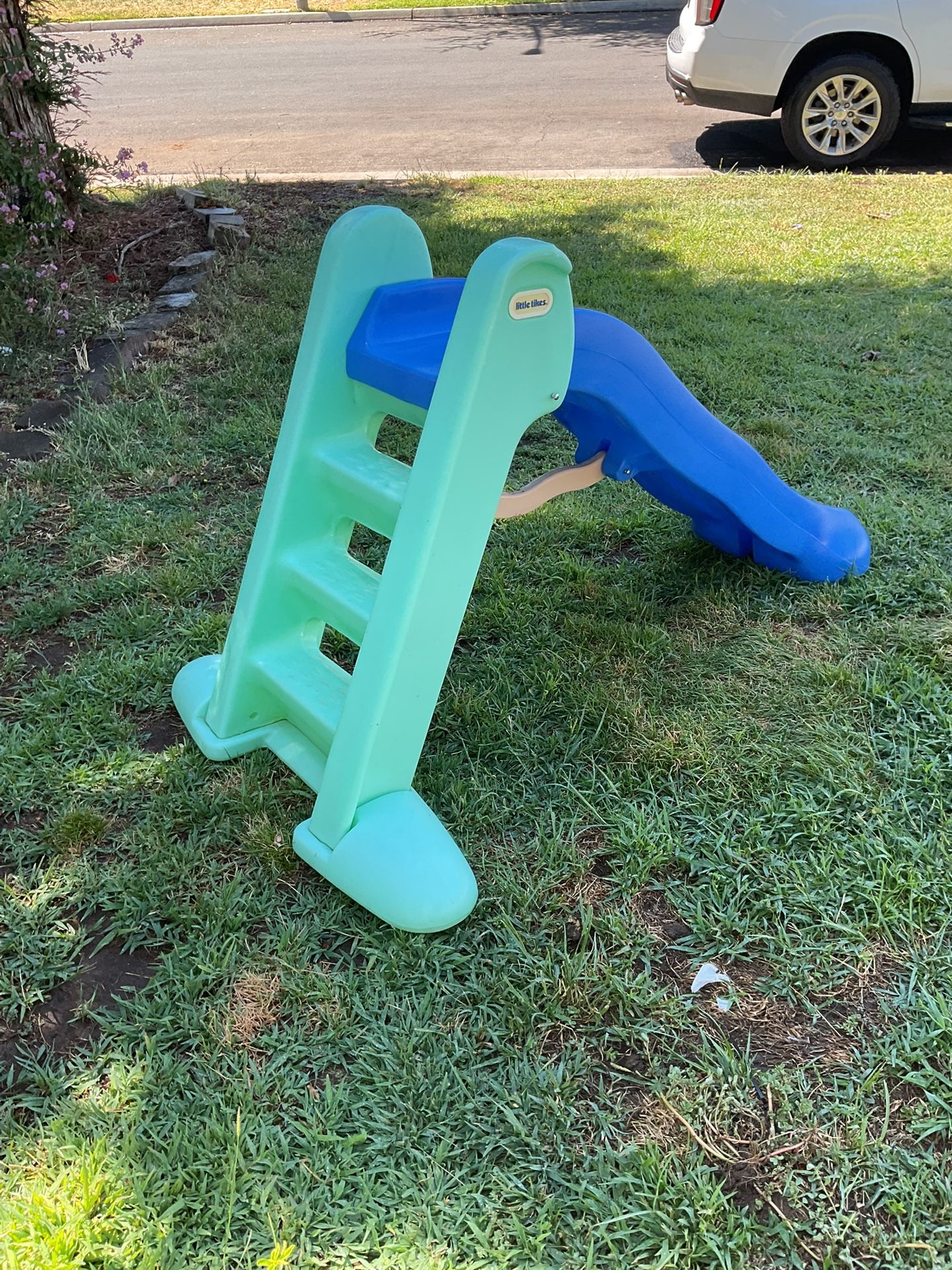 2 Kids Slides
