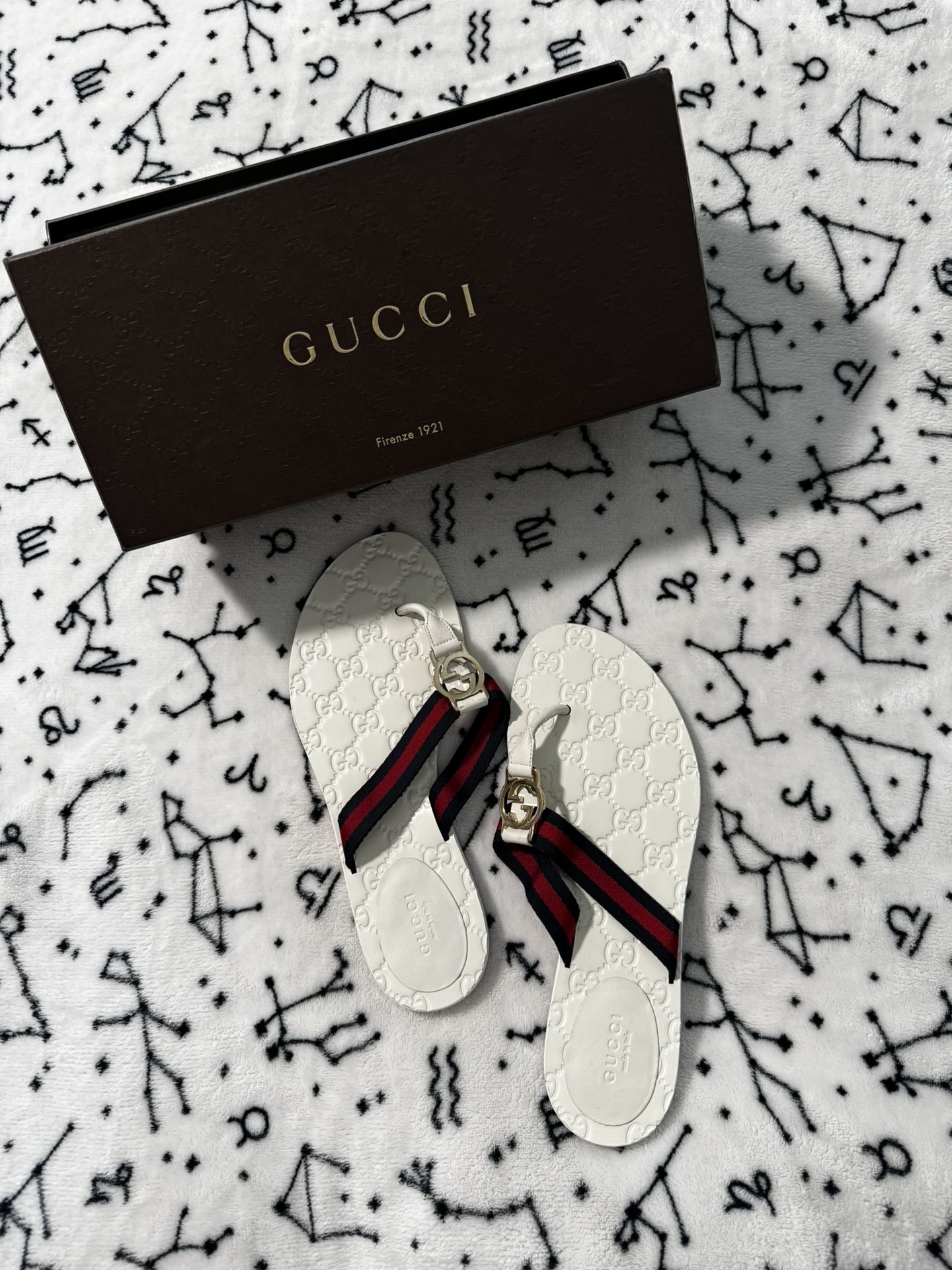 AUTHENTIC GUCCI FLIP FLOPS