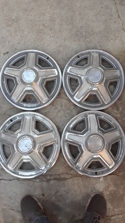 65 Mustang original hubcaps