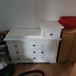 Nursery dresser/ Changing Table