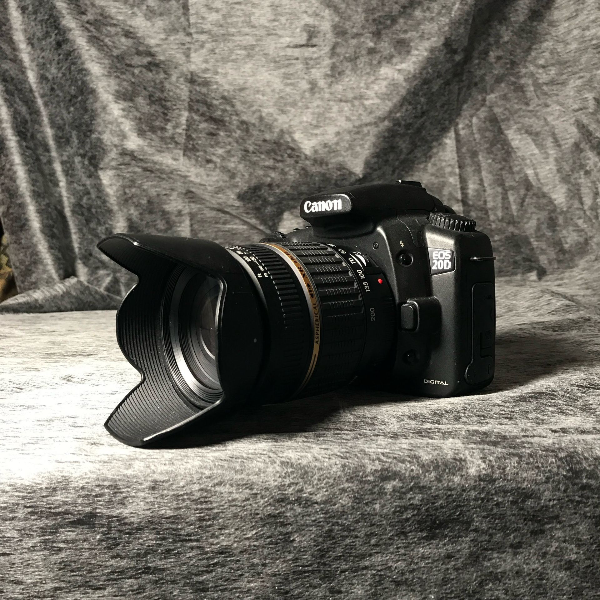 Canon 20D With Tampon 18-200mm Lens