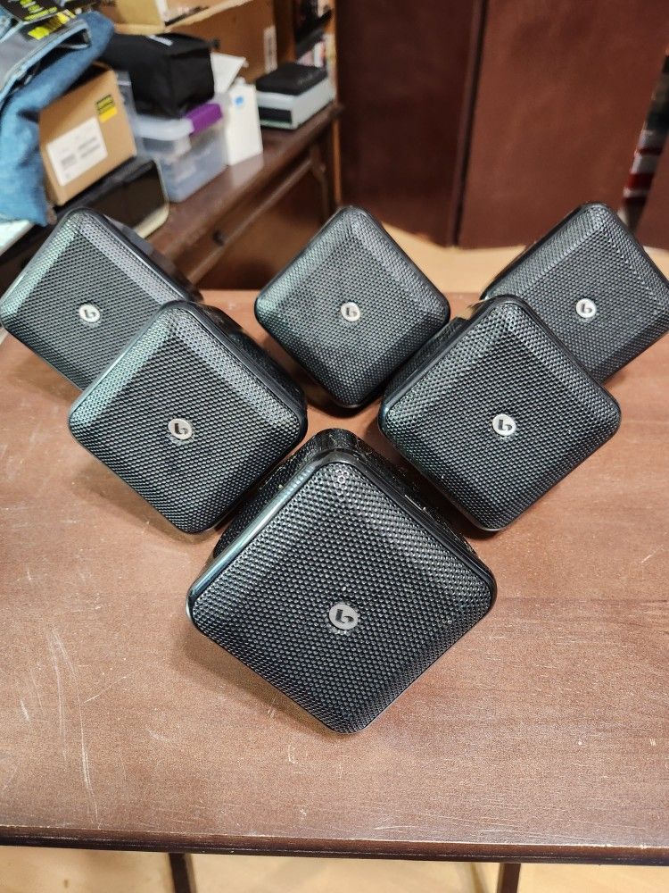 6 Boston Acoustics SoundWave Satellite speakers 