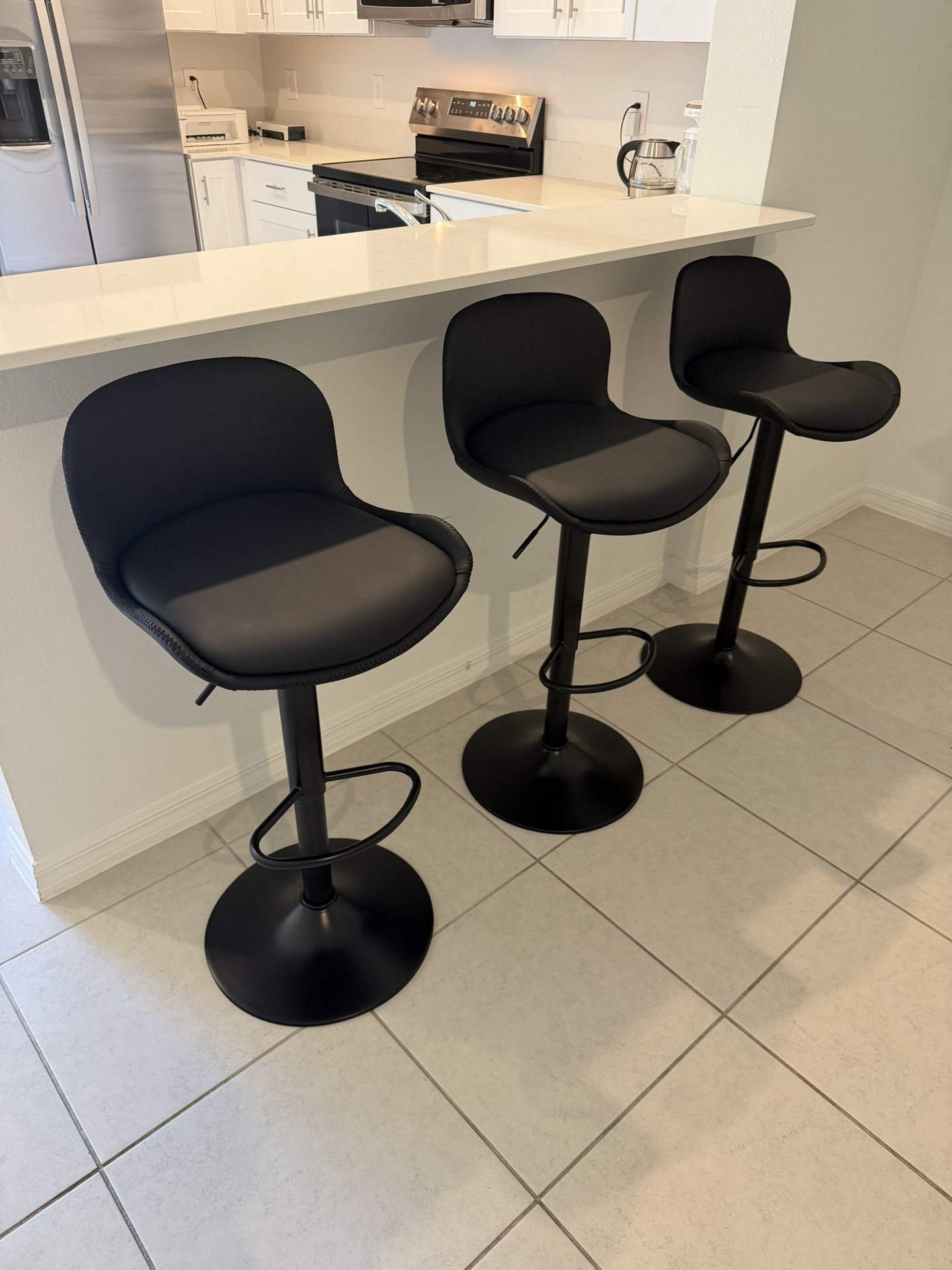 3 Modern Swivel Bar Chairs - Adjustable Height - Excellent Conditon
