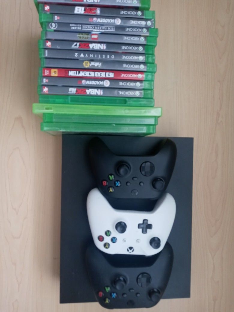 Xbox One 1TB With 3 Controls And 15 Games