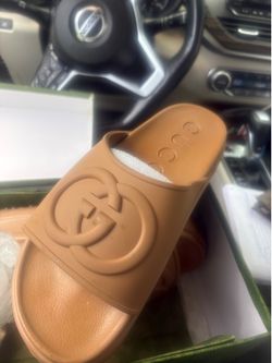 Gucci tan slides