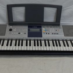 YAMAHA PSR E 323