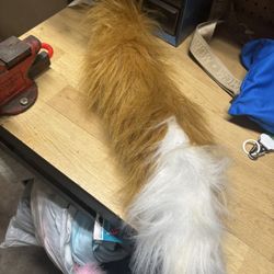 LOW PRICE MOVING- FURRY TAIL LARGE 