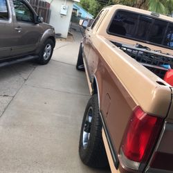 89 F250 diesel 73 nonturbo Smog exempt 115,000 original miles sold as is needs mechanical fuel pump or trade for a different truck