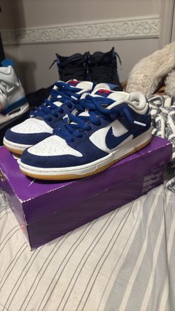 Jordan’s and dodgers dunks size 9