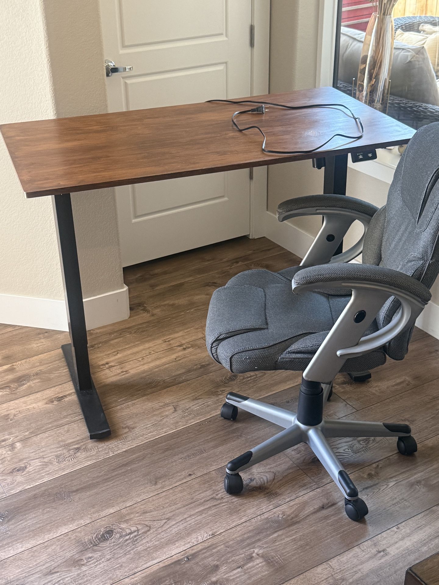 VIVO Electric 48 x 30 in Standing Desk, + Chair