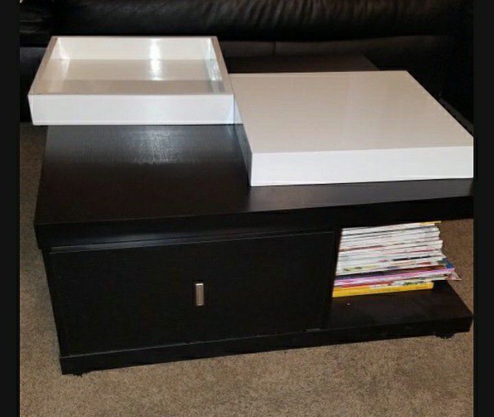 Coffee Table / like new