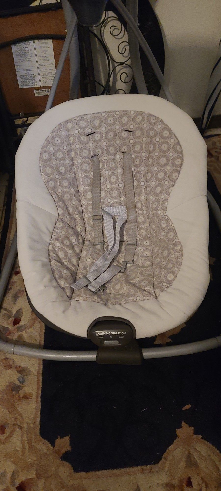 GRACO  "SIMPLE SWAY" INFANT SWING  (NO MOBLIE)