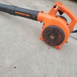 Remington  Blower  With Gas