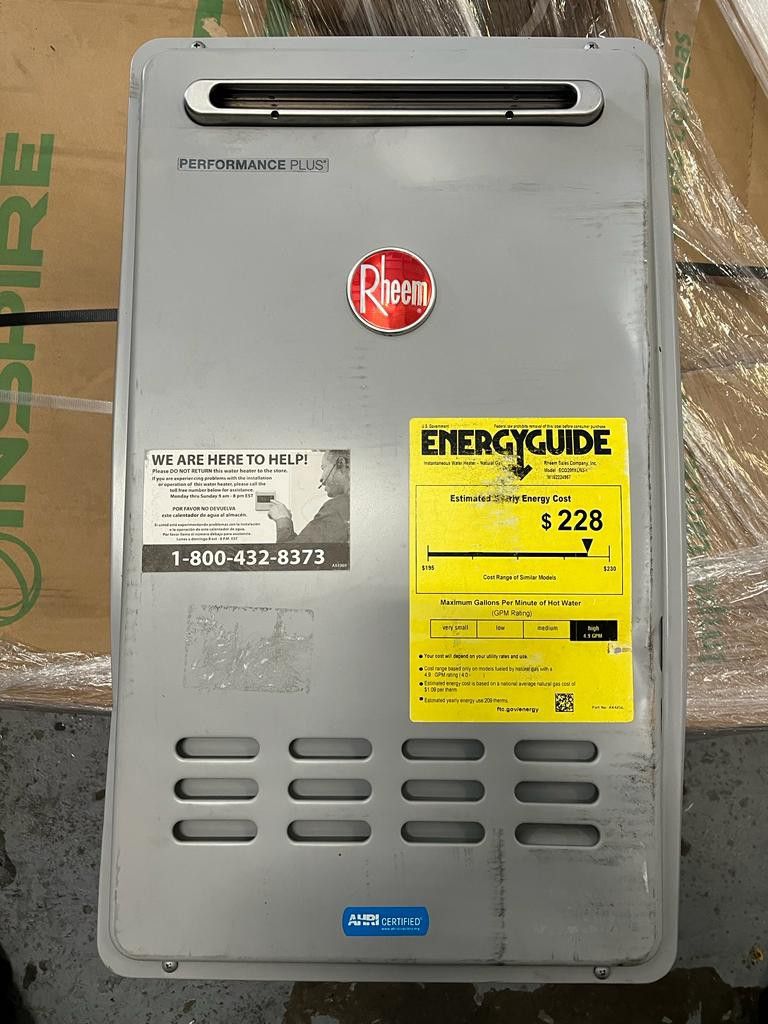 Outdoor Tankless Water Heater 200k BTU Natural Gas OPEN TO OFFERS