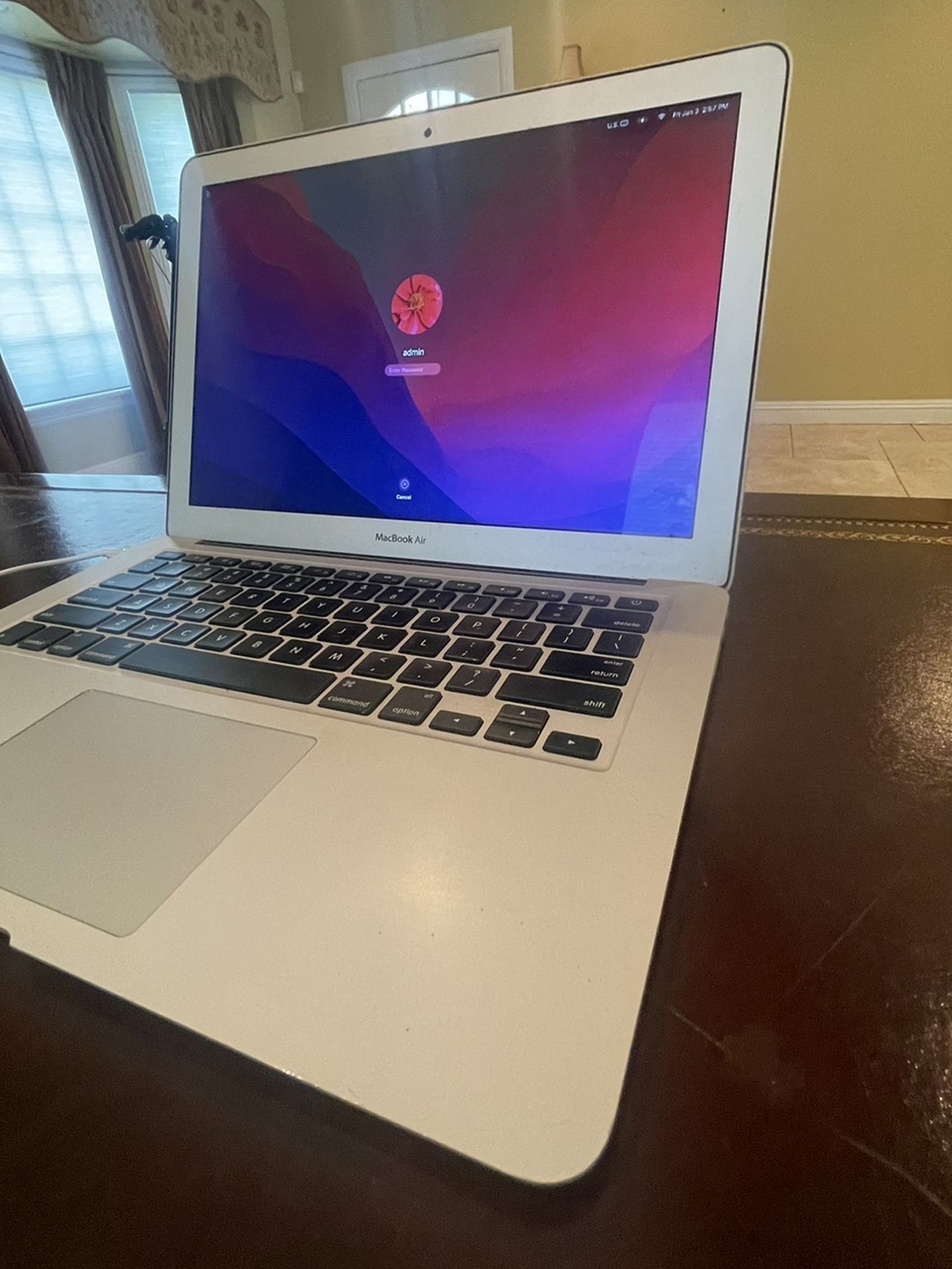 2017 Macbook Air 13 1.8Ghz 8GB 128GB