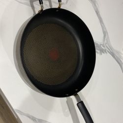 Nonstick Tfal Pan 13 Inch 