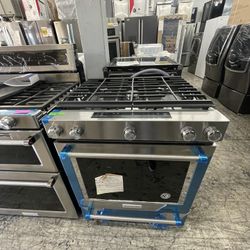 Kitchen Aid 30” Freestanding Gas Range In Stainless Steel New Open Box 