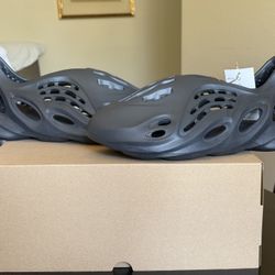 Size 12M - Adidas Yeezy Foam RNNR “Onyx”